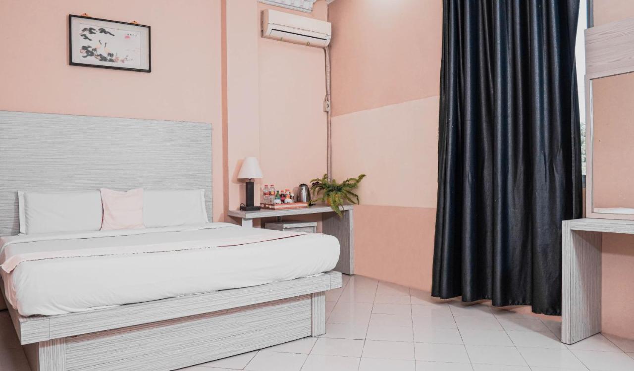 Ersha Hotel Banjarmasin  Buitenkant foto