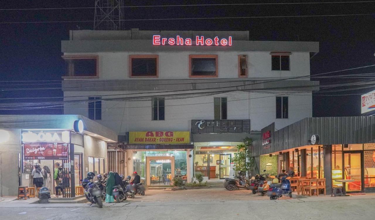 Ersha Hotel Banjarmasin  Buitenkant foto